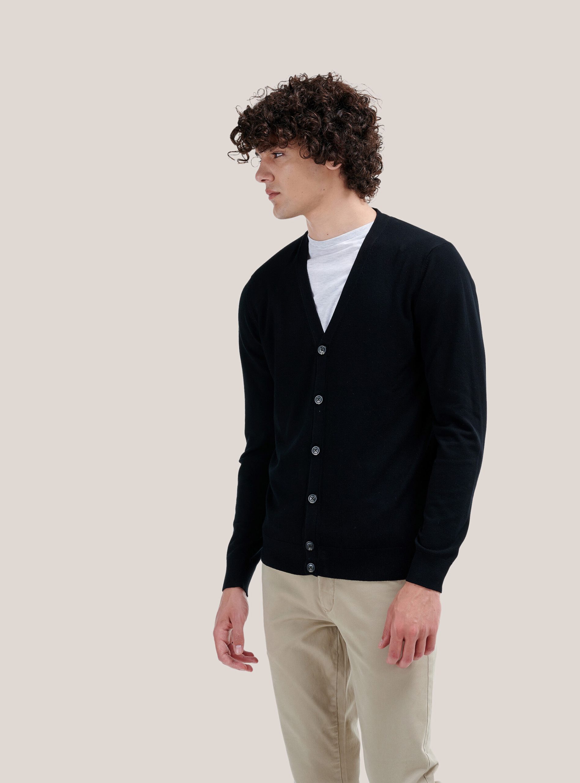 cardigan-con-bottoni-530mhd-1.jpg